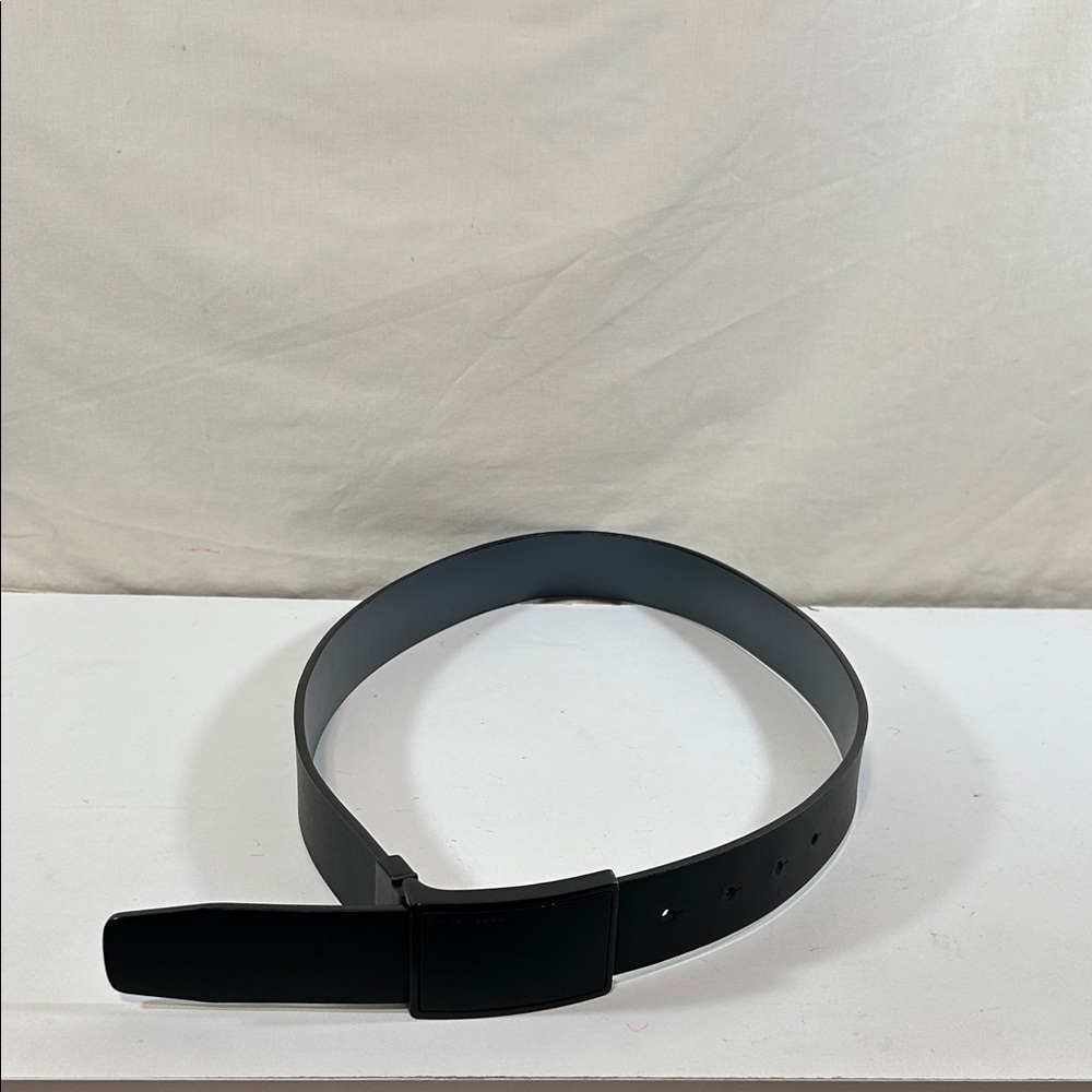 Perry Ellis Men's Black Leather Belt